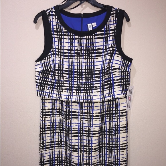 Dresses - Picture 5 of 7